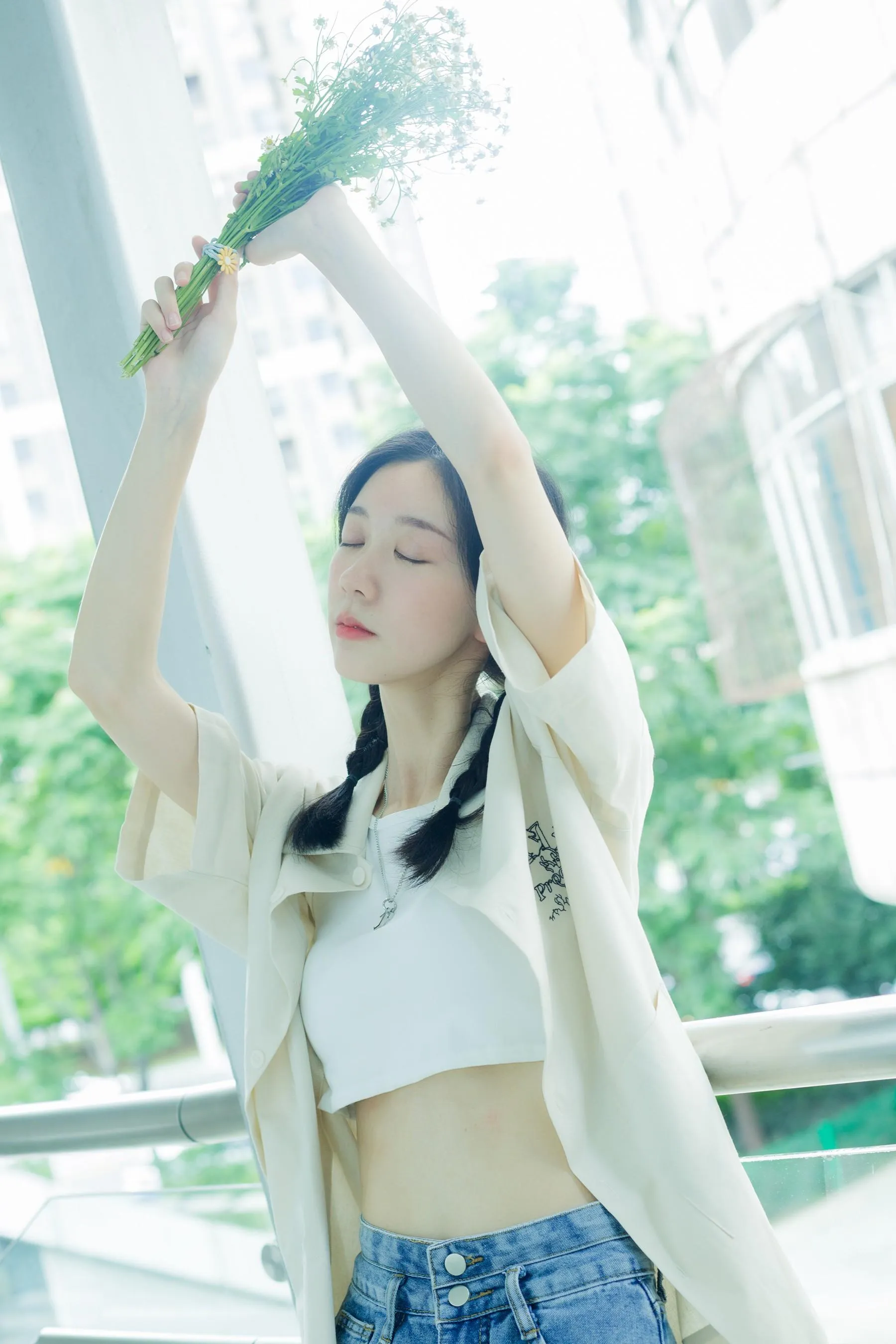 [YITUYU艺图语]2022.08.22 地铁奇遇记 饲猫少女- [39P]插图1